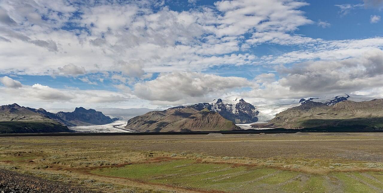 The southern glacier landscape includes wide forelands as well as ice.